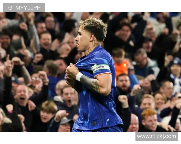 切尔西足球明星引领新赛季风潮 聚焦蓝军核心球员表现与成就